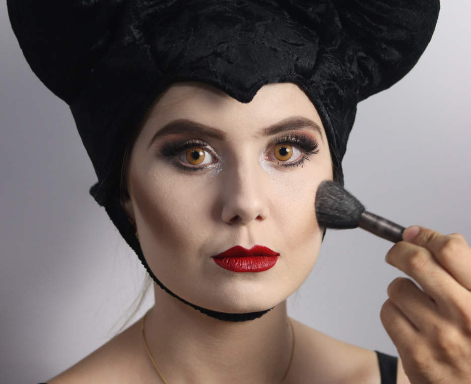 Dia das Bruxas: Aprenda a fazer a maquiagem da Malévola e do Coringa