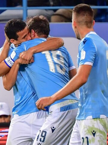 Lazio perde para o Torino e Napoli se aproxima do título italiano