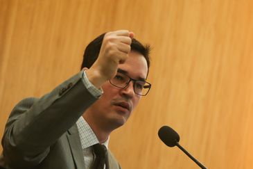  Deltan Dallagnol vai se explicar aos Senadores sobre conversa com Sergio Moro. 