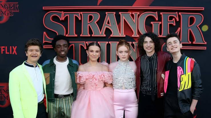 Will, de 'Stranger things', volta a ser assombrado em clipe do Panic! at  the Disco - Jornal O Globo