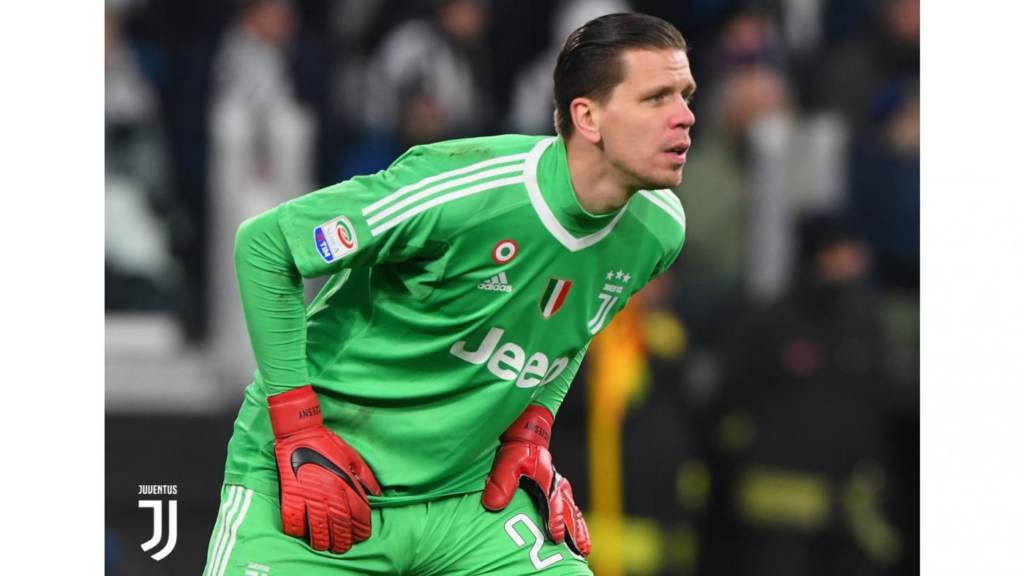 Para Szczesny, ele é o melhor goleiro do mundo