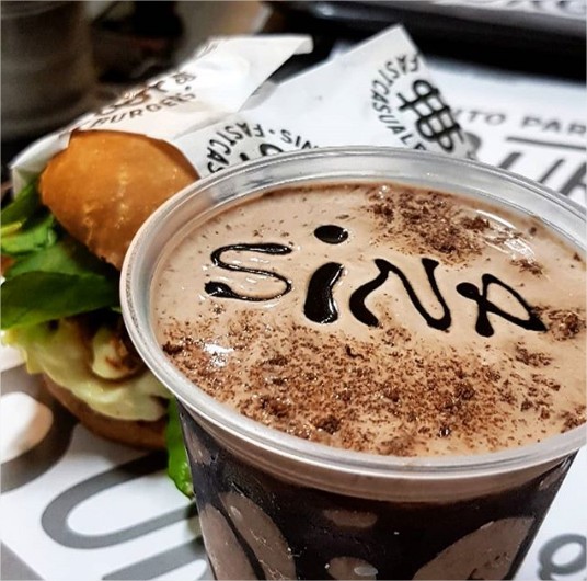 abre-sina-fast-casual-burgers-comer-bem-em-curitiba-foto-divulgacao