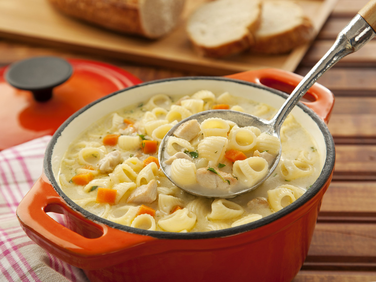 ABRE-Sopa-cremosa-de-frango-aqueça-o-frio-de-Curitiba-comer-bem-em-curitiba-foto-divulgacao