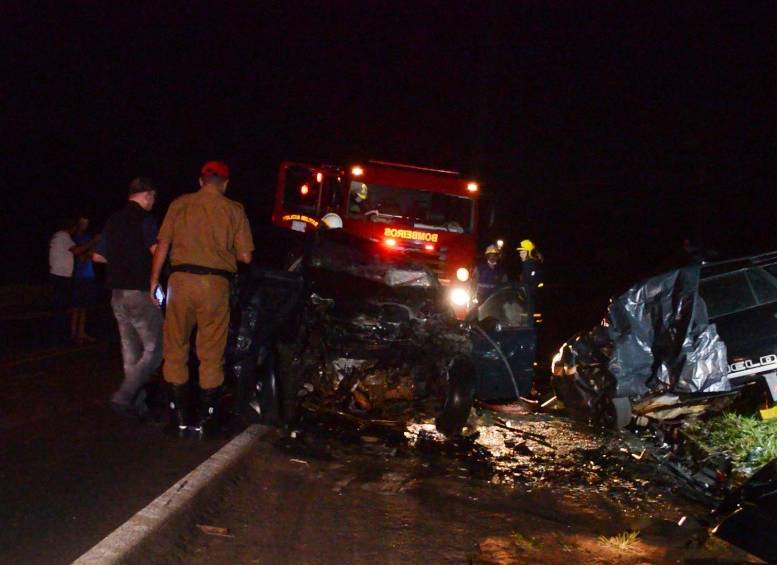  Acidente deixa seis mortos na PR-323 (Foto: reprodução/colaboração Umuarama News) 