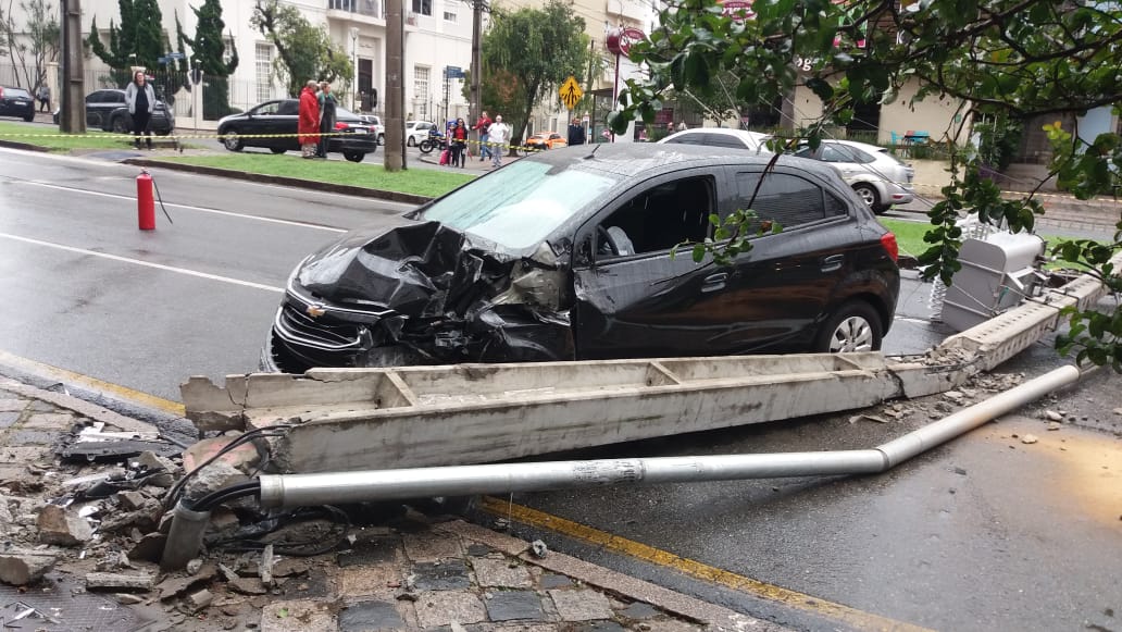 A vítima de 69 anos foi encaminhada ao hospital.