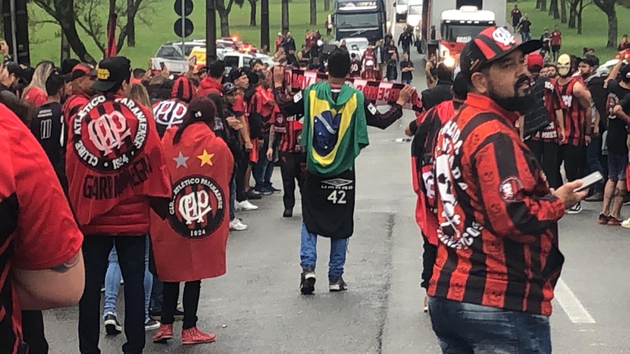 copa do brasil athletico torcedores aeroporto