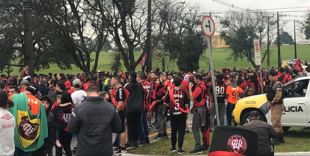 copa do brasil torcedores aeroporto athletico