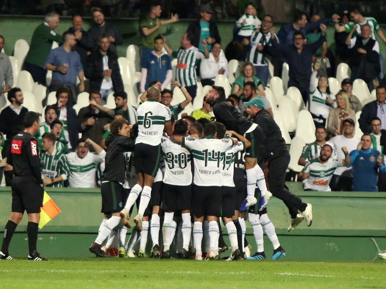  coritiba vence 