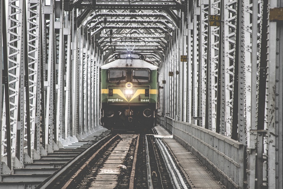  Criança morre atropelada por trem 