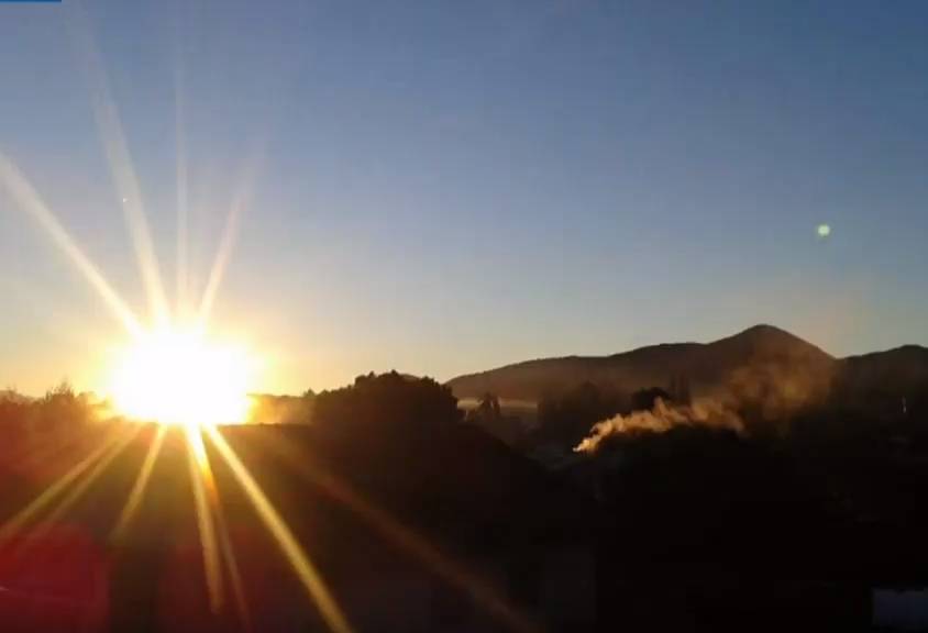 Em Quatro Barras, o sol chegou a aparecer no início da manhã. 
