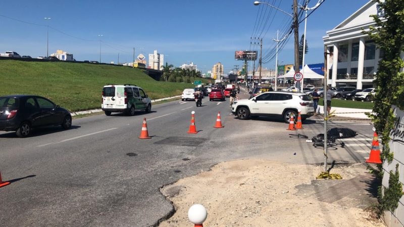  Ciclista Edinho morre atropelado em São José (FOTO: DIVULGAÇÃO/PRF) 