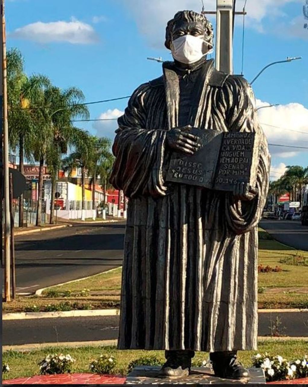 estatuas-mascaras-guarapuava-coronavirus-3