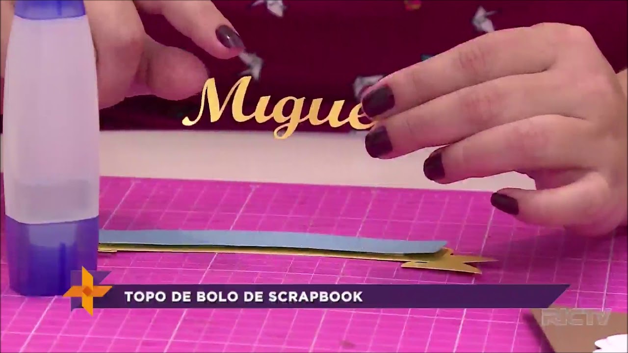 Bolo com Topper de Scrapbook