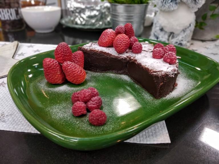 Receita de bolo de chocolate fácil e fofinho