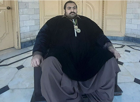  homem procura noiva acima de 100kg 