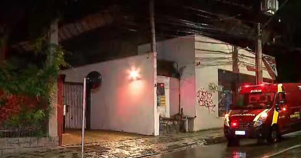  idosa agredida assaltantes voltava igreja curitiba 