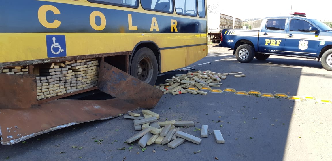  Maconha é encontrada em ônibus escolar 