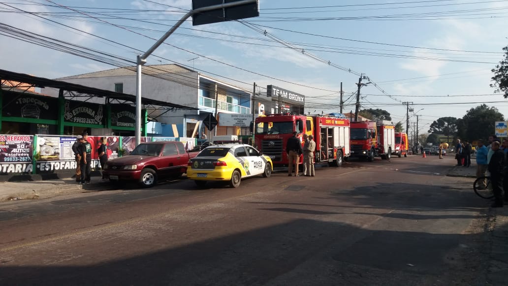  Mulher coloca fogo em estofaria de ex-marido 