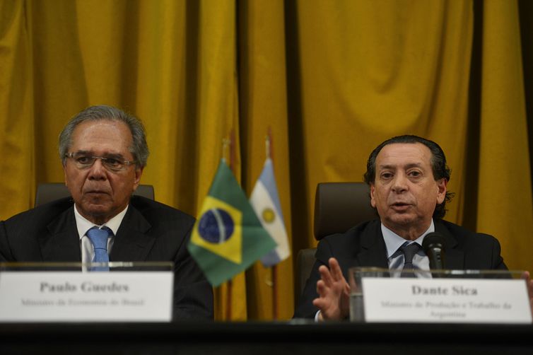 O ministro da Economia do Brasil, Paulo Guedes, e o ministro de Produção e Trabalho da Argentina, Dante Sica