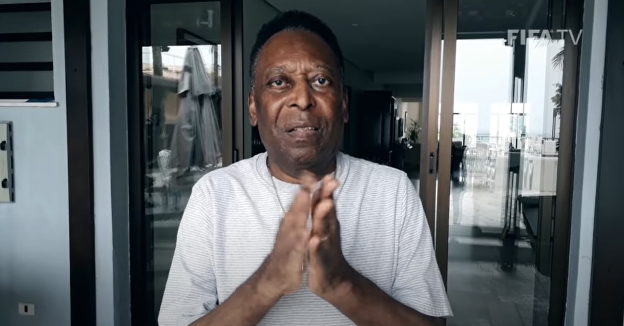 pele-homenagem-fifa-coronavirus