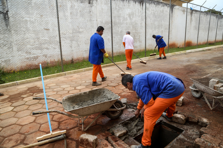 presos trabalham paraná