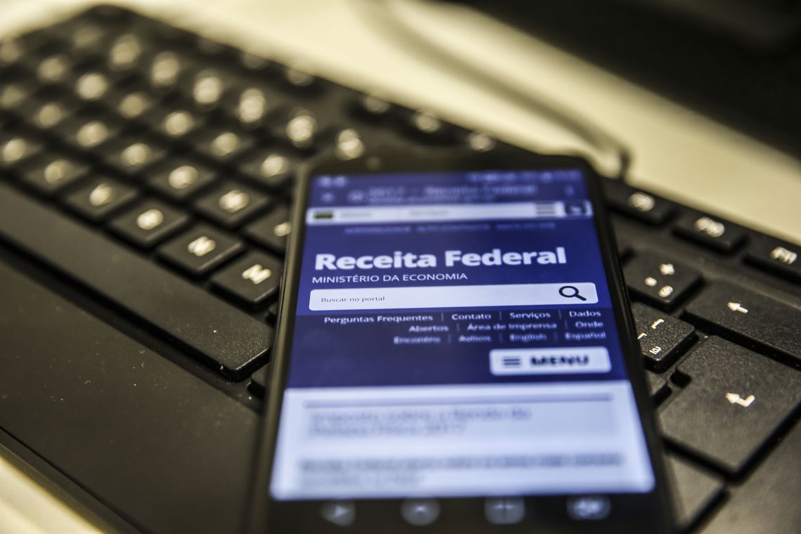  Imposto de renda: apenas 46,8% da população fez declaração no país. (Foto: Marcello Casal da Agência Brasil) 