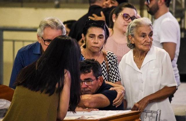 Velório do cantor Gabriel Diniz acontece nesta terça-feira (28); veja algumas imagens. (Foto: Steven Ellison - Brazil News)