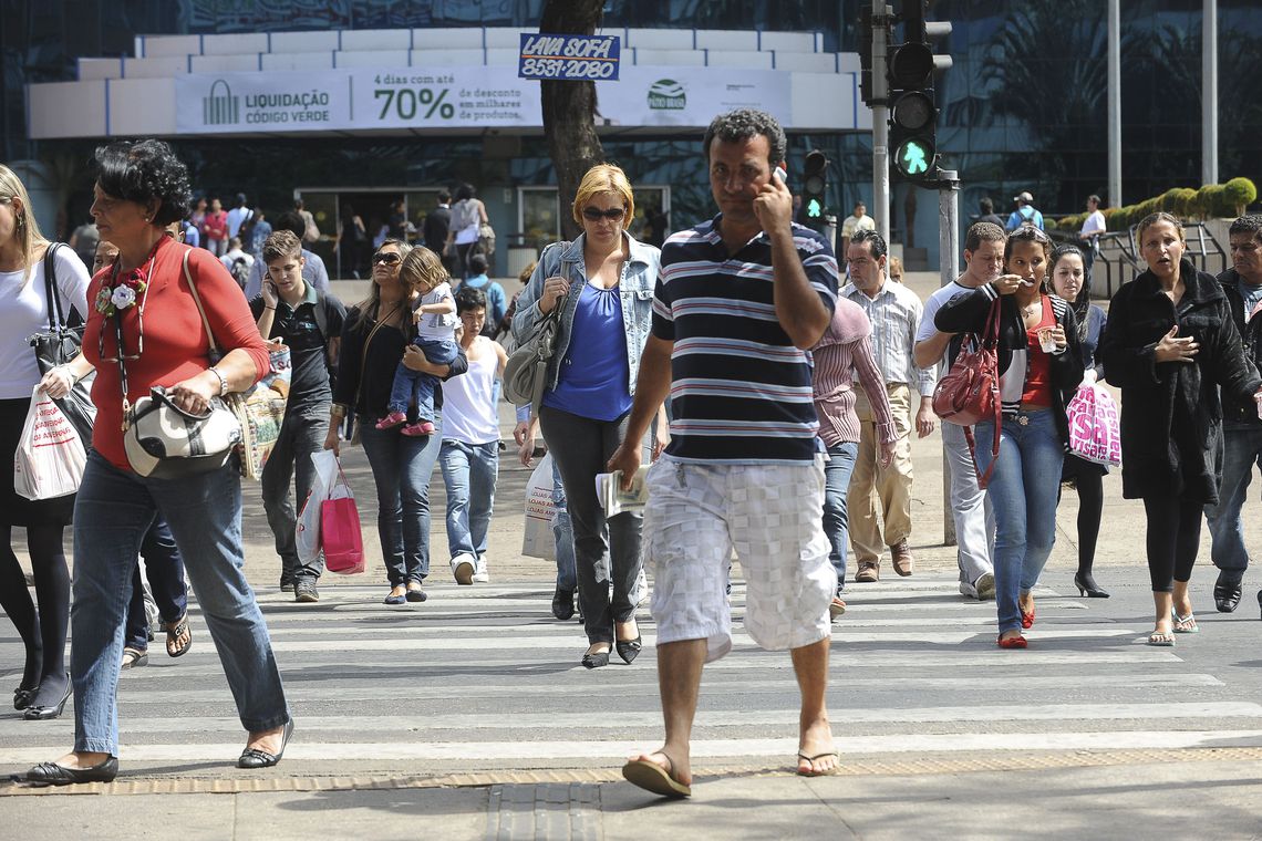  axa de desemprego no brasil 