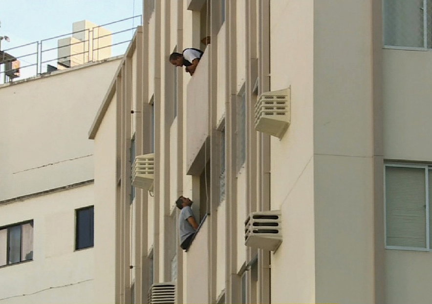 Polícia negociou por mais de 15 horas (Foto: reprodução RIC TV | RECORD TV)