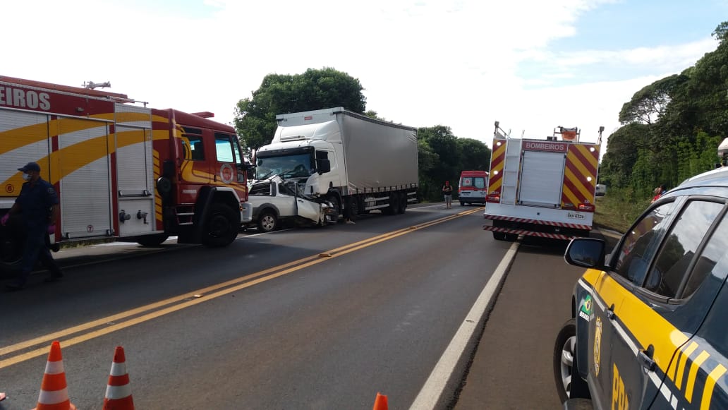  Acidente na BR-282 deixou duas vítimas fatais (Foto: PRF/SC) 