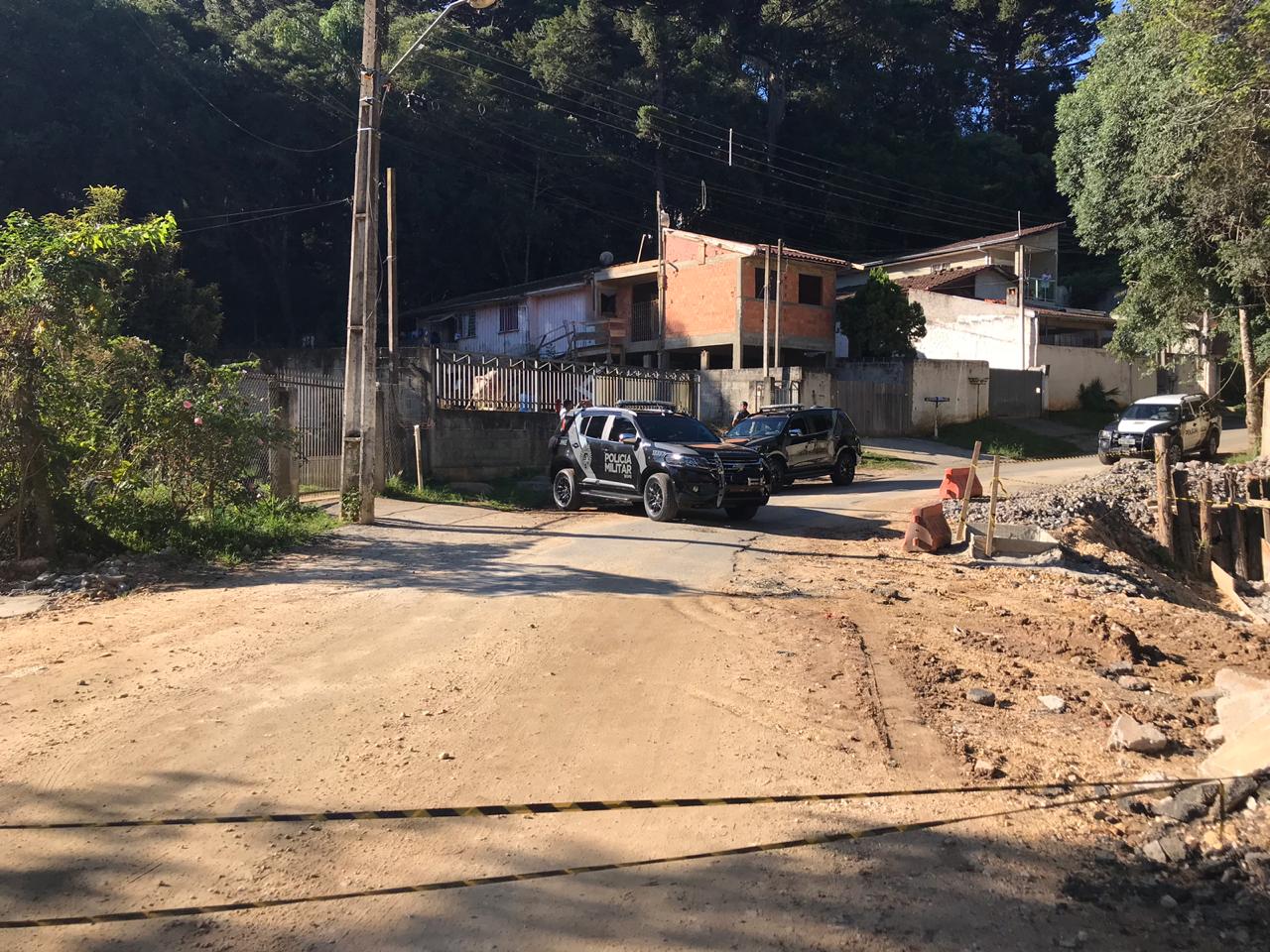  Confronto entre bandidos e polícia em Curitiba. (Foto: Malu Piccoli, da RIC TV 