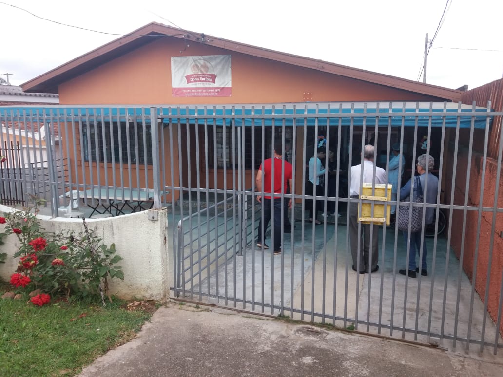  Asilo de Campo Largo é suspeito de cometer maus tratos contra idosos. (Foto: Luciano Chinasso, da RICTV 