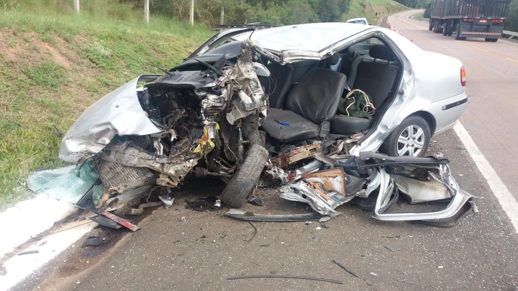 Acidente ocorreu na BR-116, sentido Lages, na quarta-feira (24). (Foto: PRF SC)