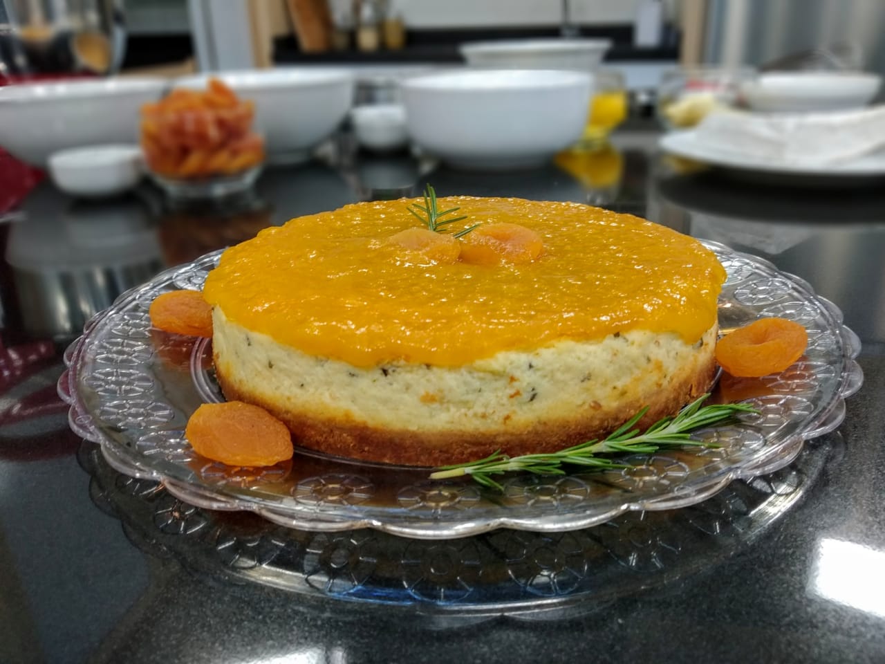  Receita de cheesecake de brie com damasco e ervas finas. (Foto: redação RIC Mais) 