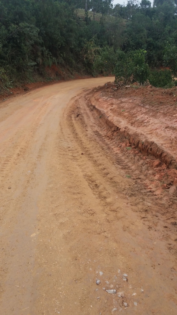 Prefeitura consertou buracos após o acidente. (Foto: colaboração Prefeitura de Doutor Ulysses)