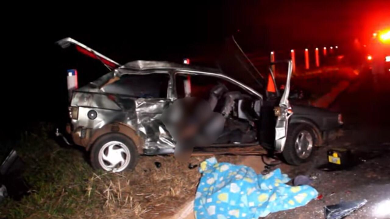  Acidente na PR-082 deixa três vítimas fatais e sete feridos, no noroeste. (Foto: colaboração Umuarama News) 