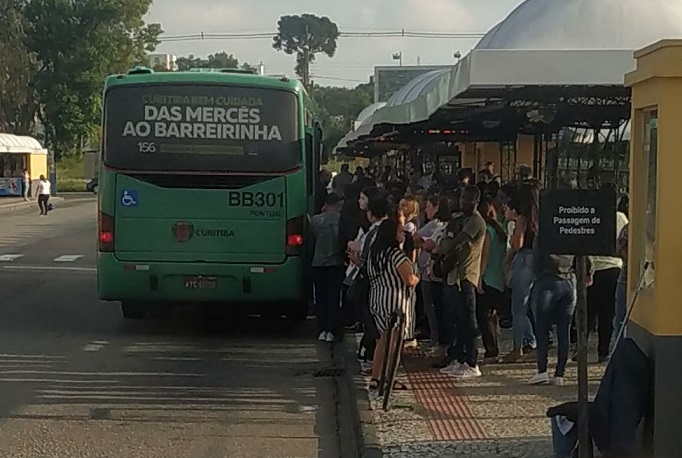  cancela-reducao-onibus-horario-pico-curitiba 