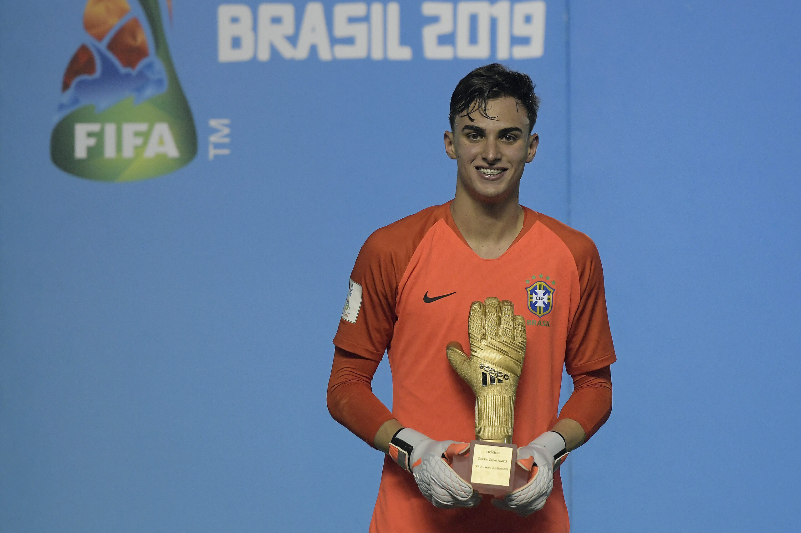 Goleiro do Corinthians vai com a Seleção Brasileira para as