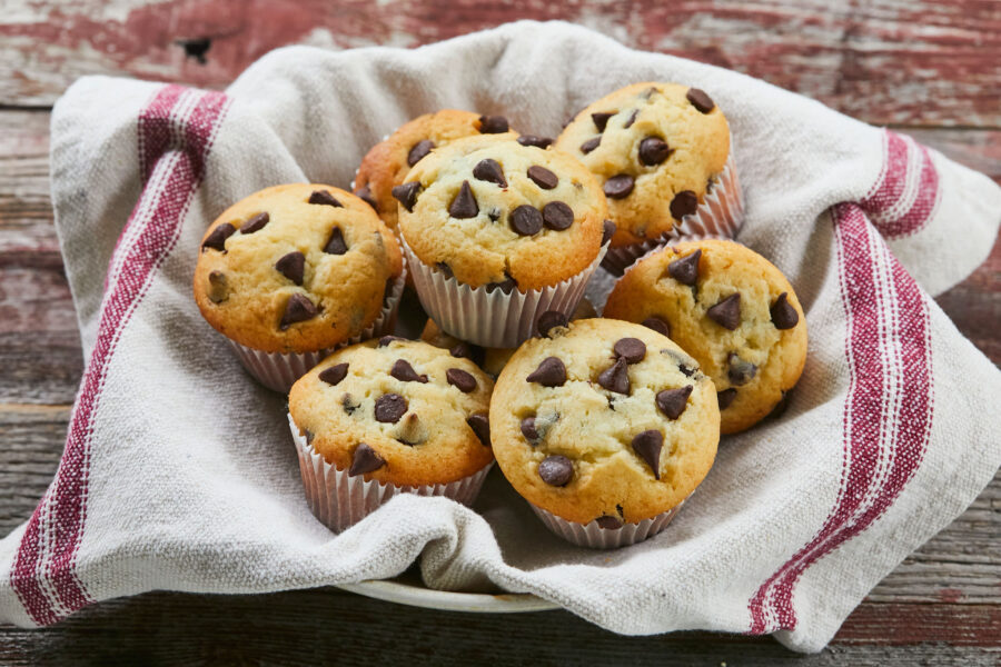 muffin com gotas de chocolate