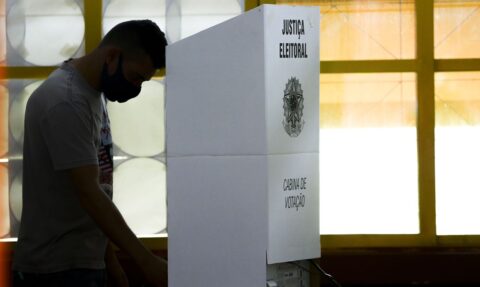 urnas eletrônicas Paraná 