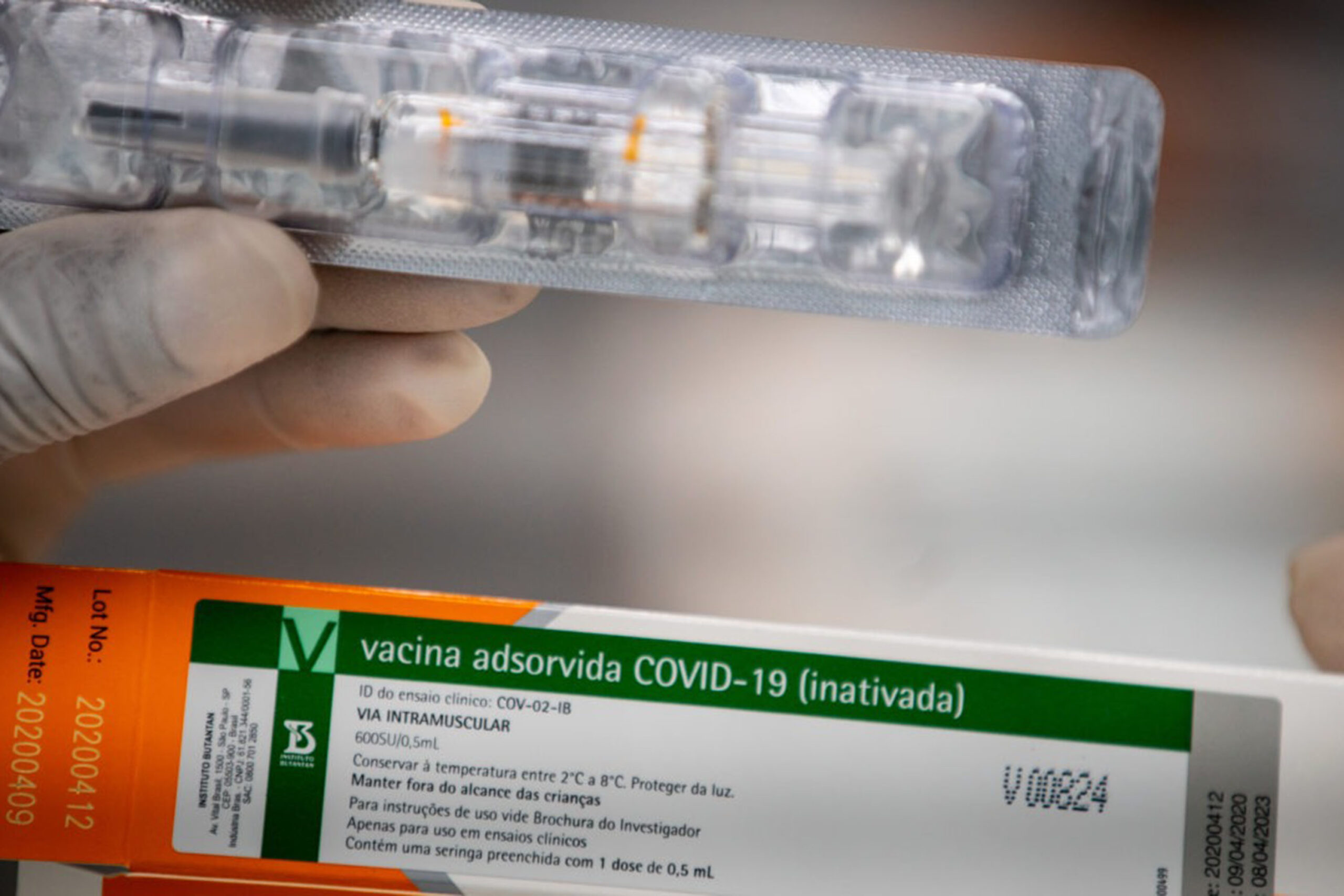  vacina falsificada para combater coronavírus 