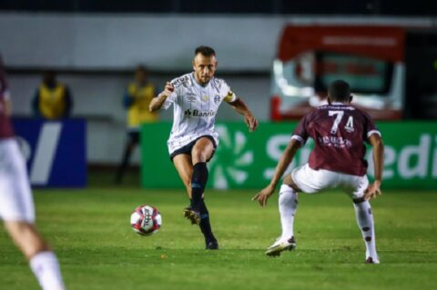 Atacante do Corinthians marca em empate e fica próximo de assumir