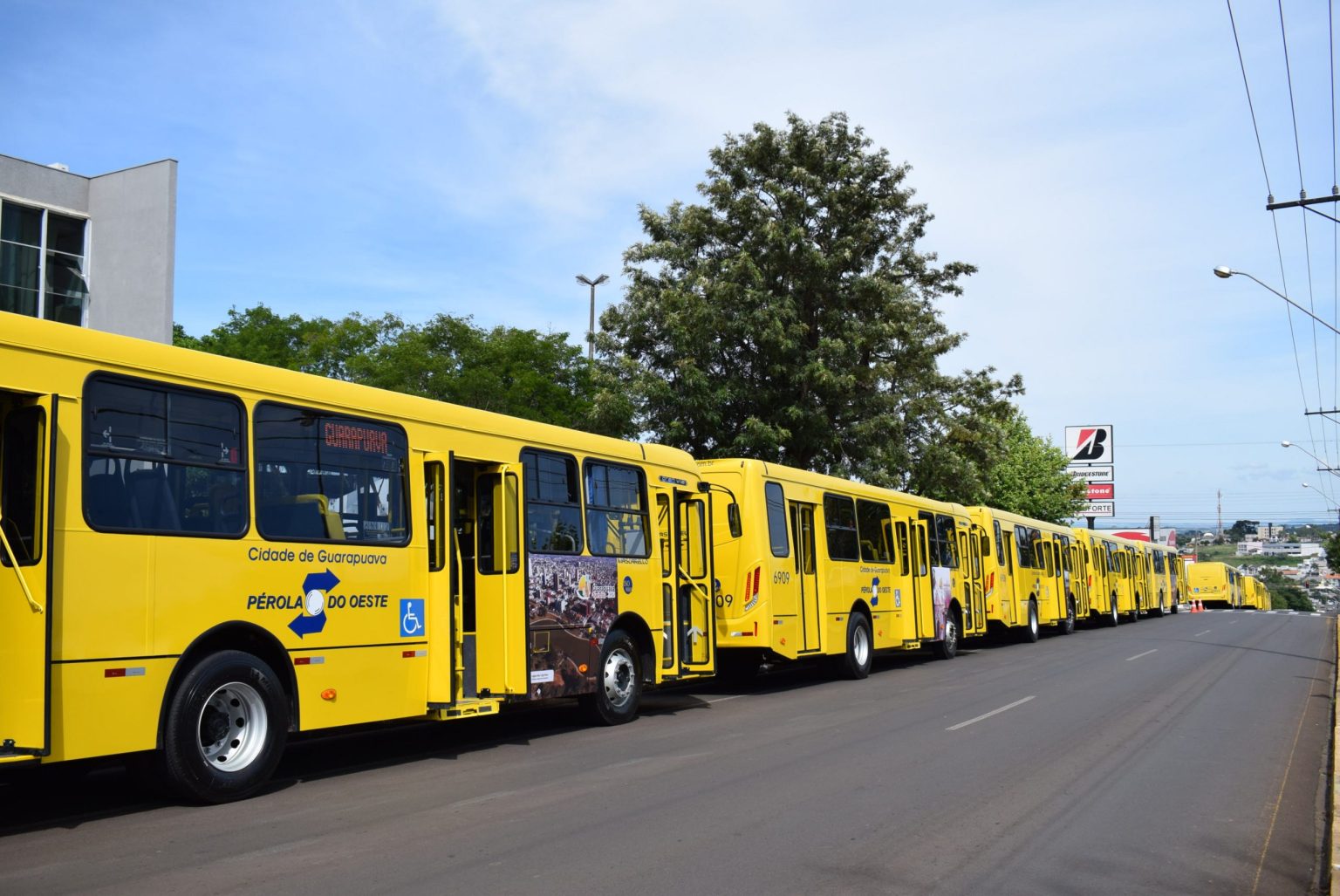  fila de ônibus 