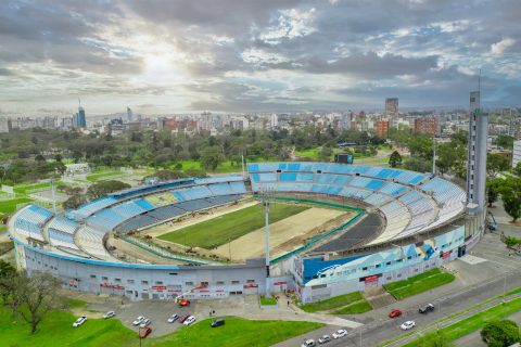  Estádio Centenário em Montevidéu 