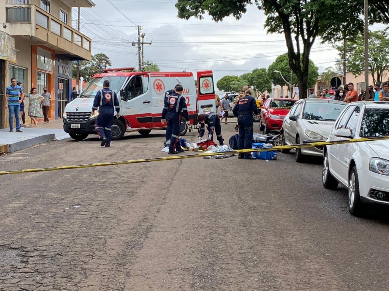  SAMU tenta socorrer vítima do acidente 