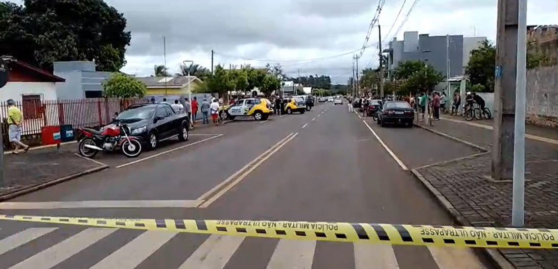 Área fechada pela Polícia em frente à cena do crime