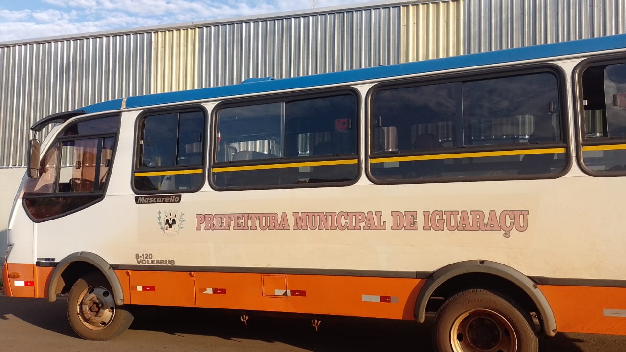  ônibus da Prefeitura de Iguaraçu 