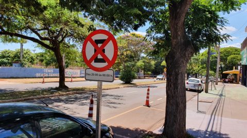 Veículos são proibidos de estacionar em ruas de SP durante a Copa