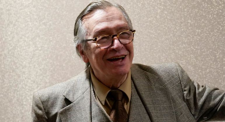 Escritor Olavo de Carvalho morre aos 74 anos