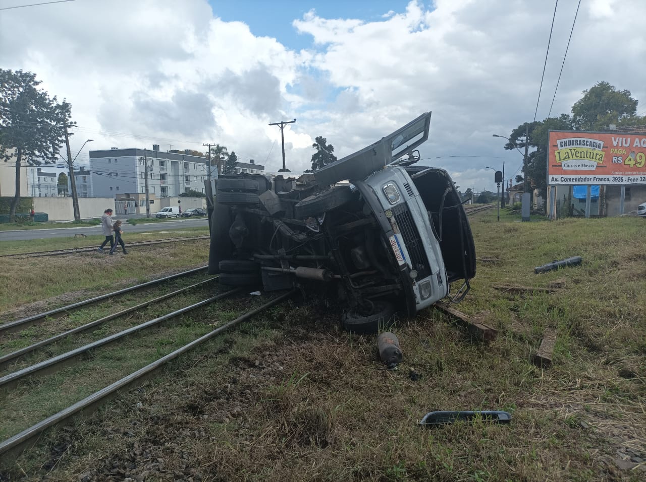 Acidente na BR-277: motociclista morre após bater em caminhão - Massa News